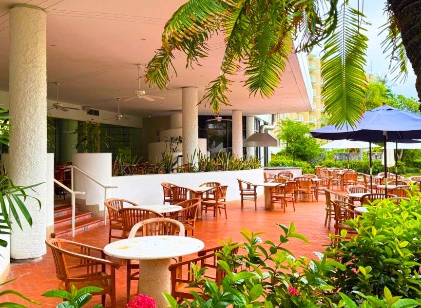 Restaurant outdoor seating