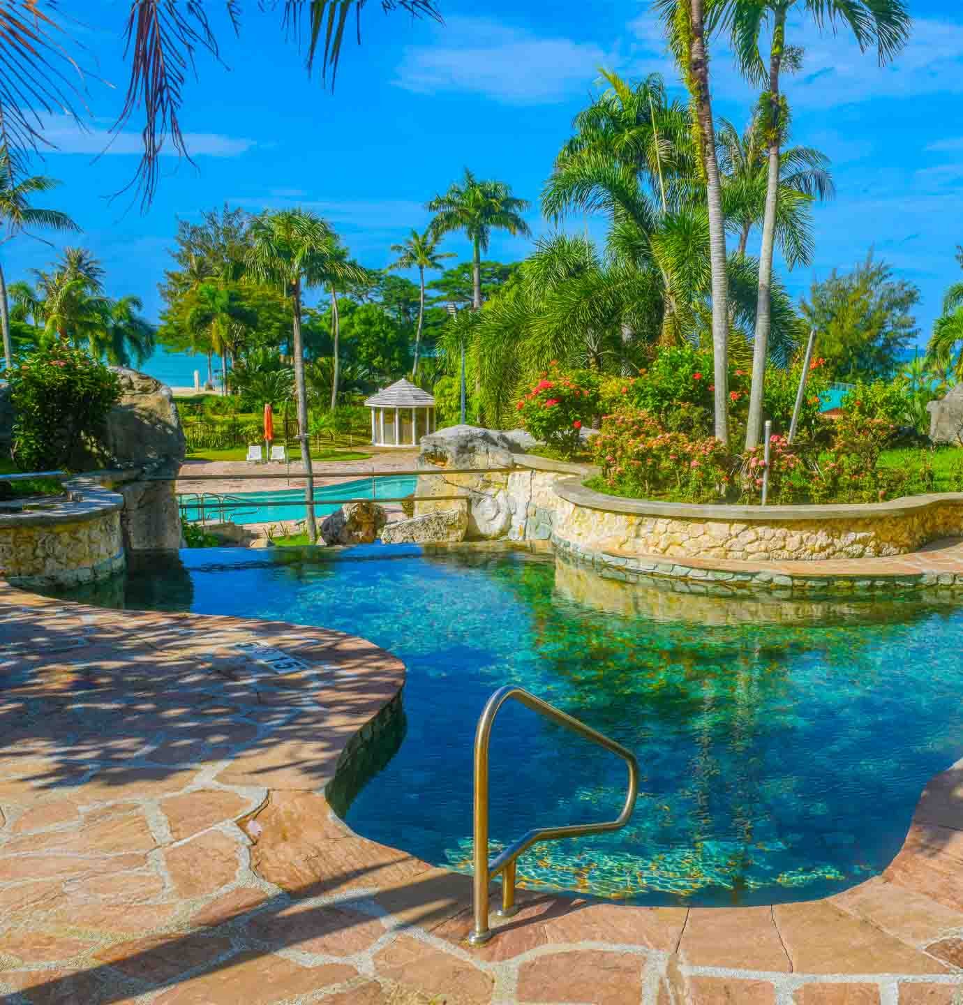 SWIMMING POOL thumbnail